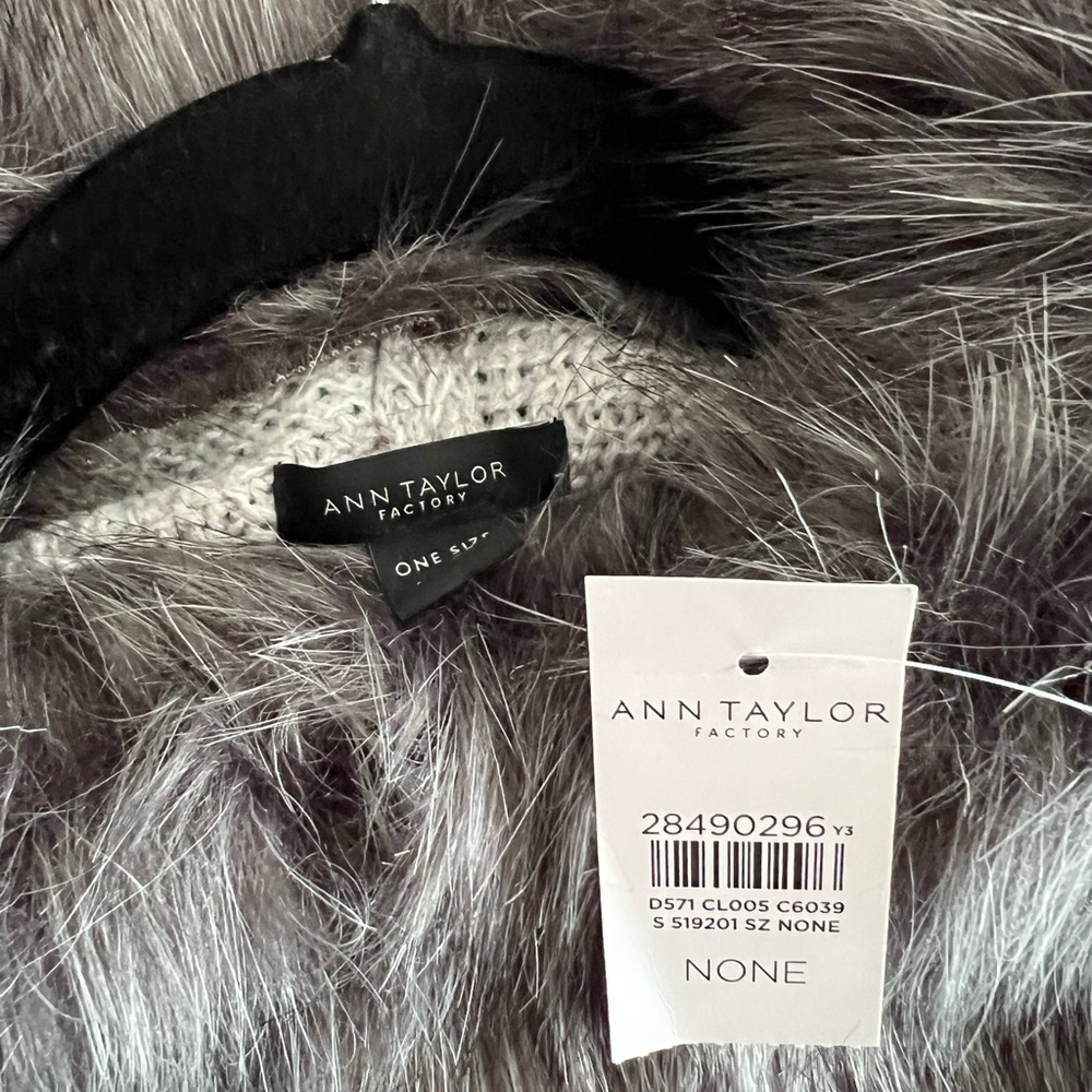 NWT ANN TAYLOR SHAWL PONCHO WITH FAUX FUR TRIM